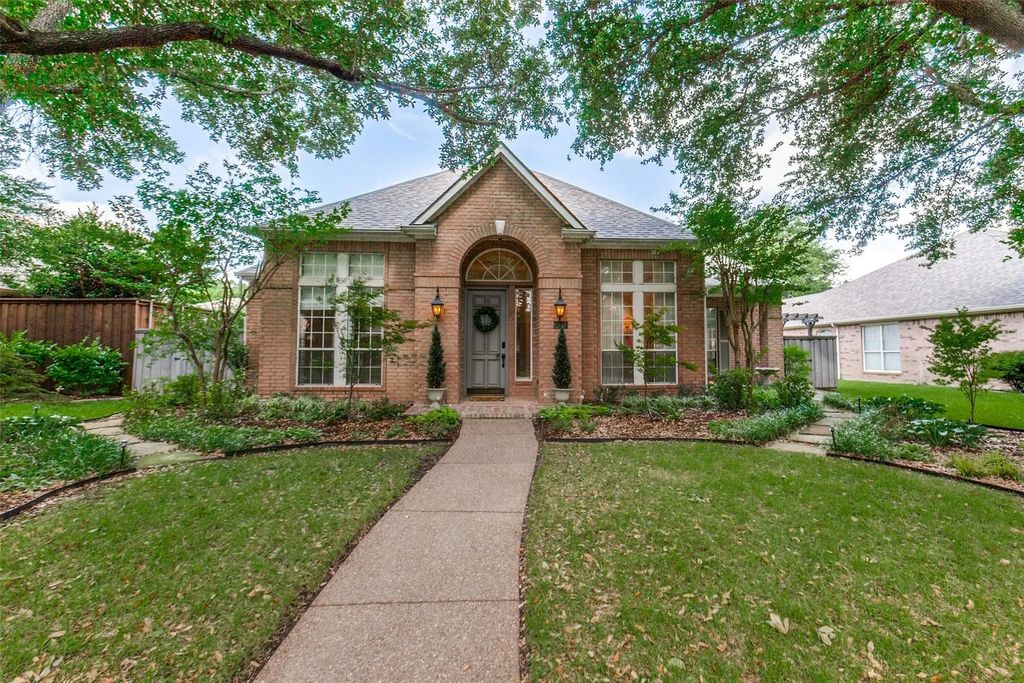 6841 Colonnade Drive, Plano