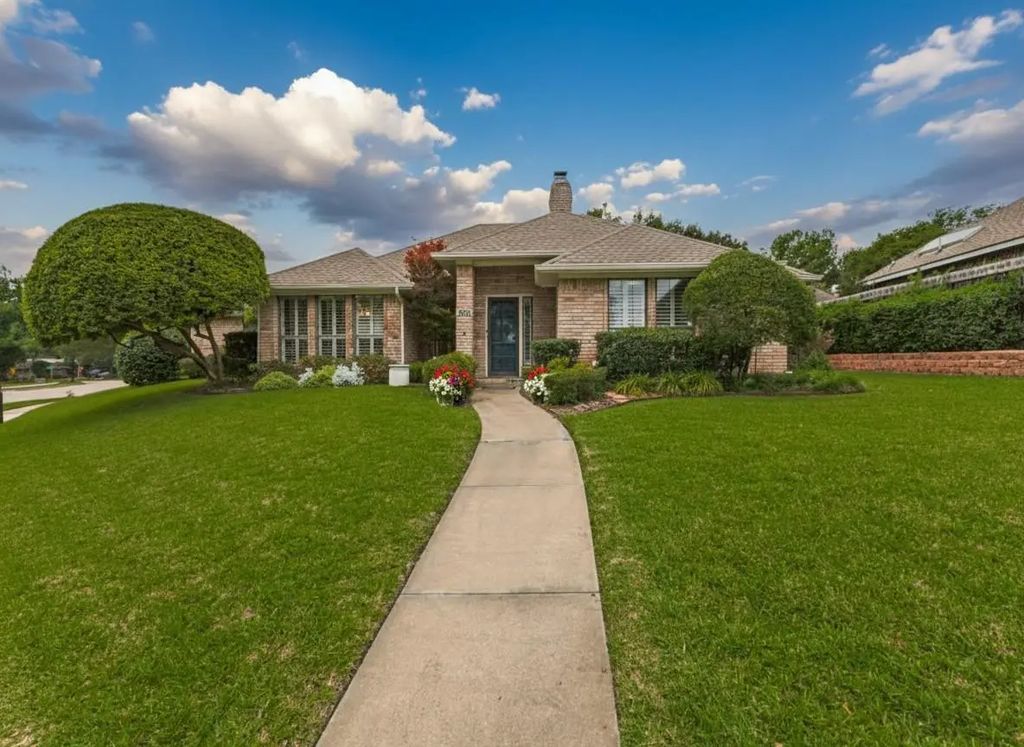 1925 Merrimac Trail, Garland