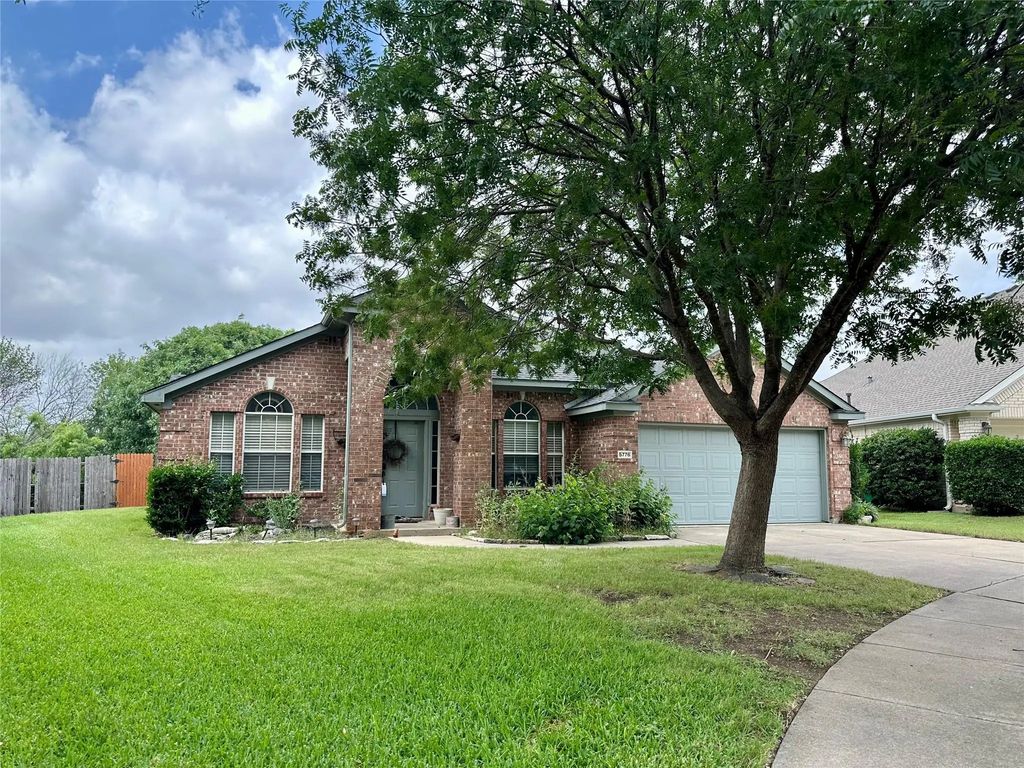 5776 Falcon Ridge Court, Haltom City