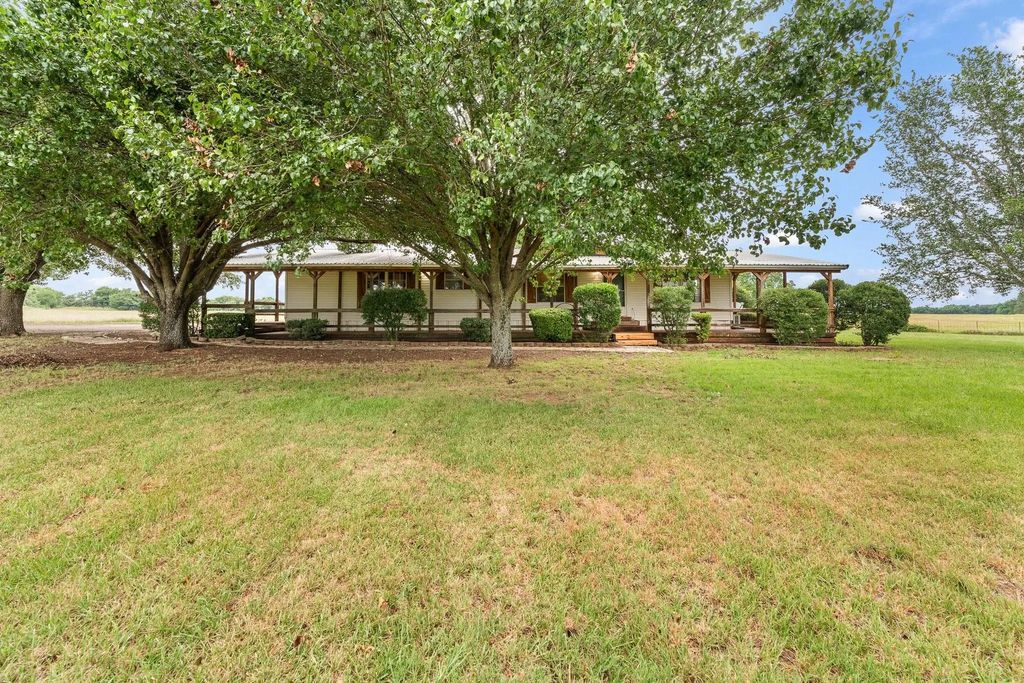 852 Fm 1947, Hillsboro