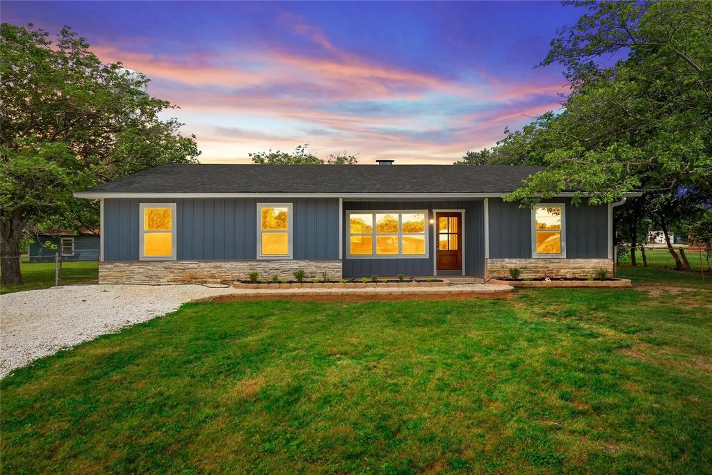 4593 E Old Axtell Road, Axtell