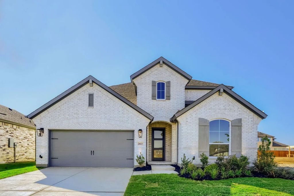 2613 Grinnel Drive, Celina