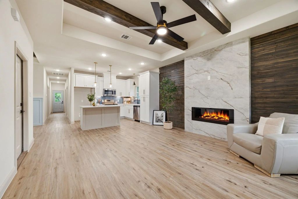 803 Arrowhead Court, Granbury