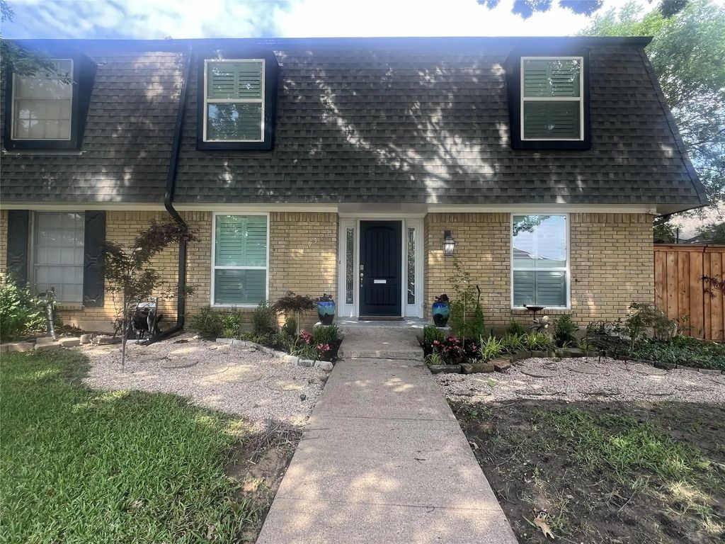 10527 Ravenscroft Drive, Dallas