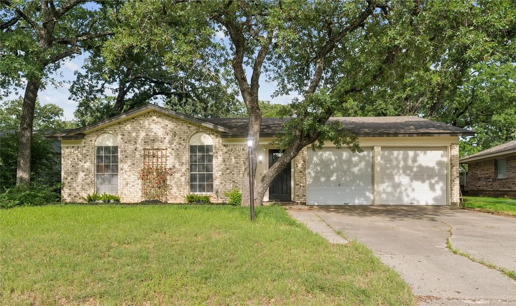 1213 Pin Oak Drive, Denton