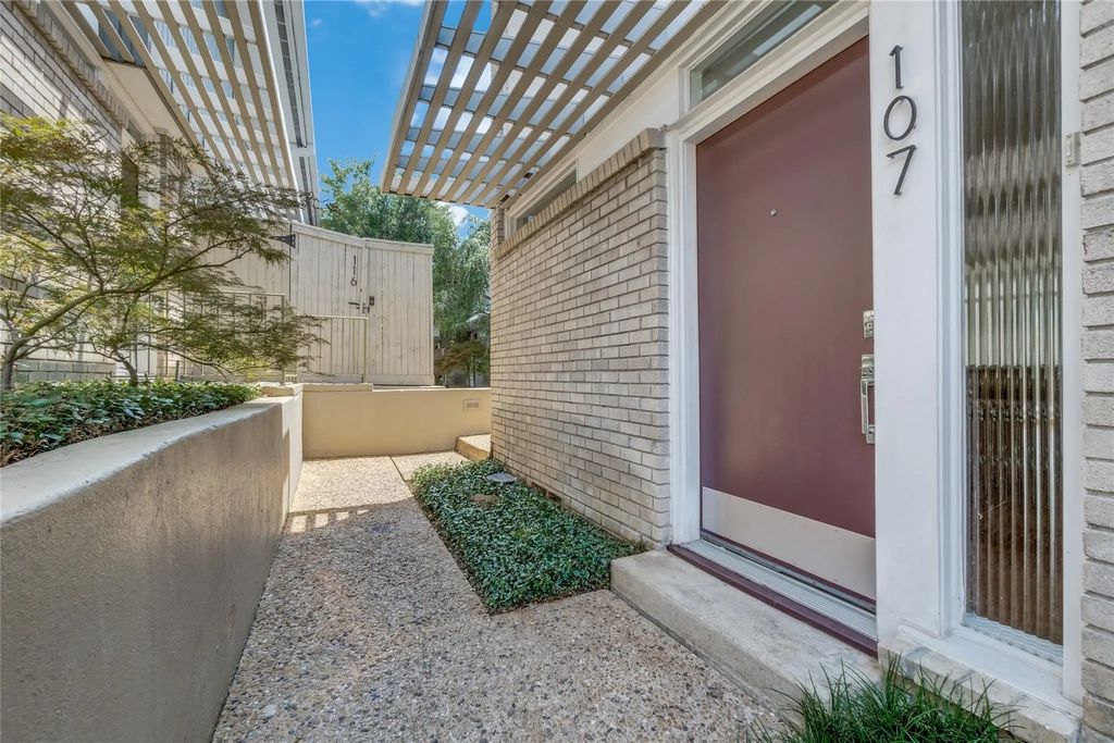 3321 Cole Avenue 107, Dallas