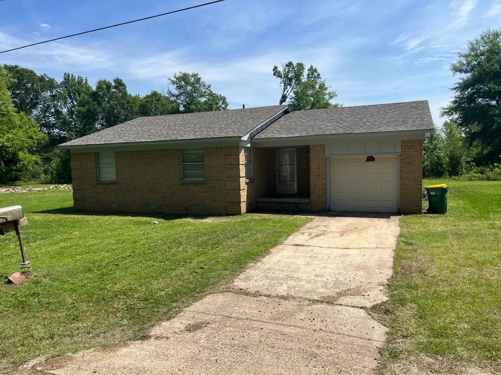 2125 Dewey Street, Texarkana
