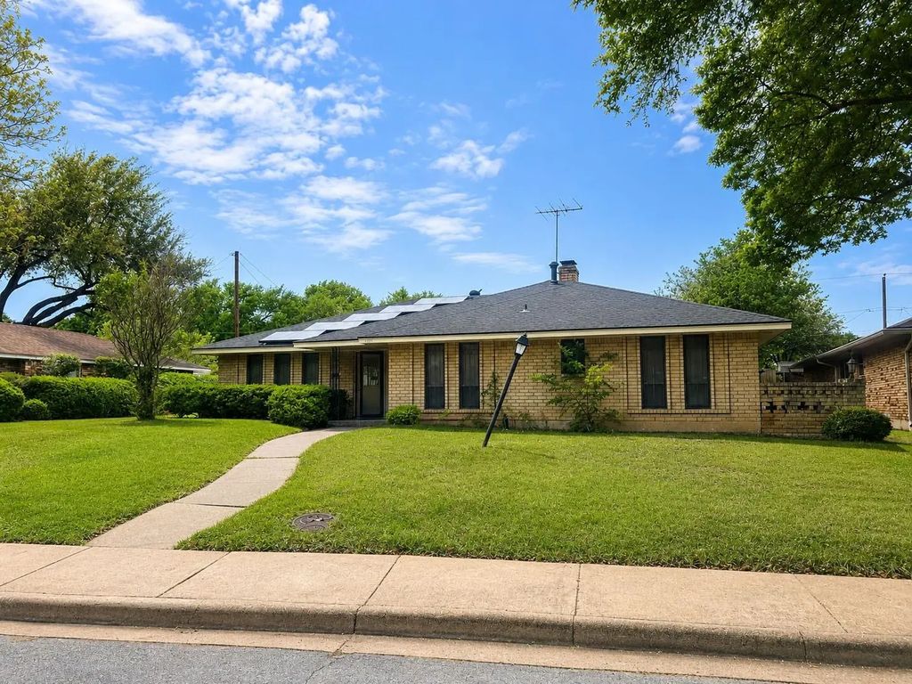 2147 Oak Valley Lane, Dallas