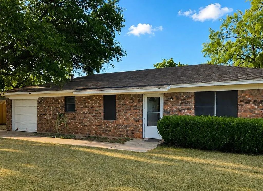 3928 Crestridge Drive, Brownwood