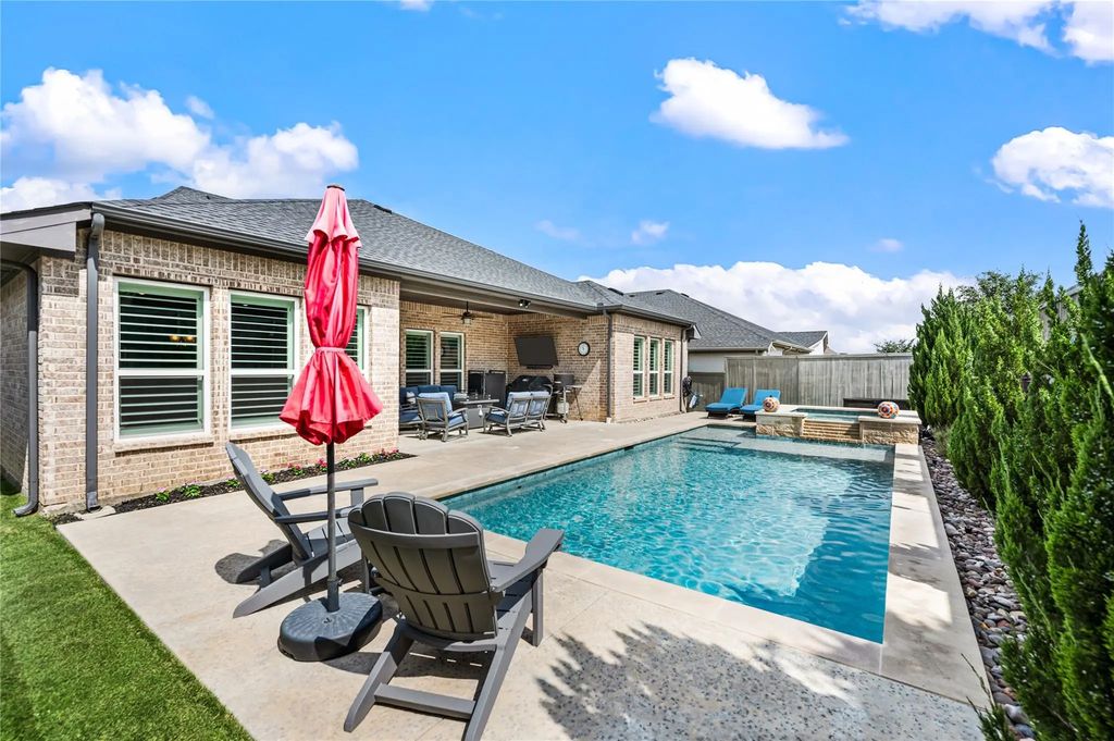 805 Overland Court, Northlake