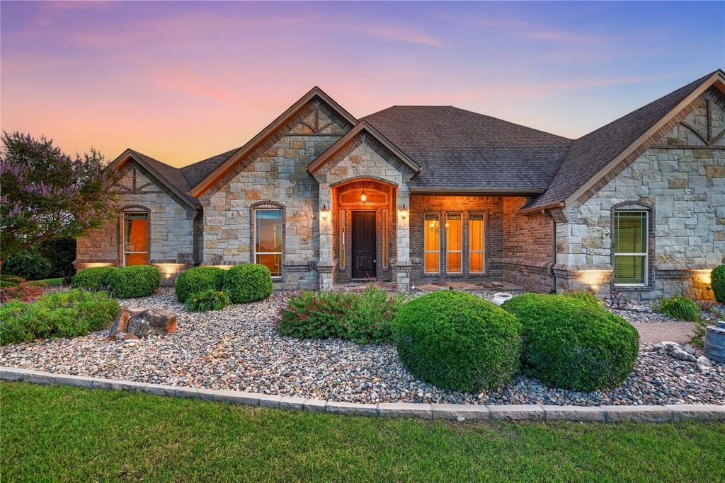 312 Ellis Ridge Drive, Weatherford