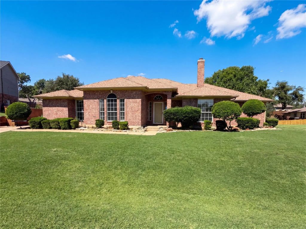 735 Highridge Drive, Lakewood Village