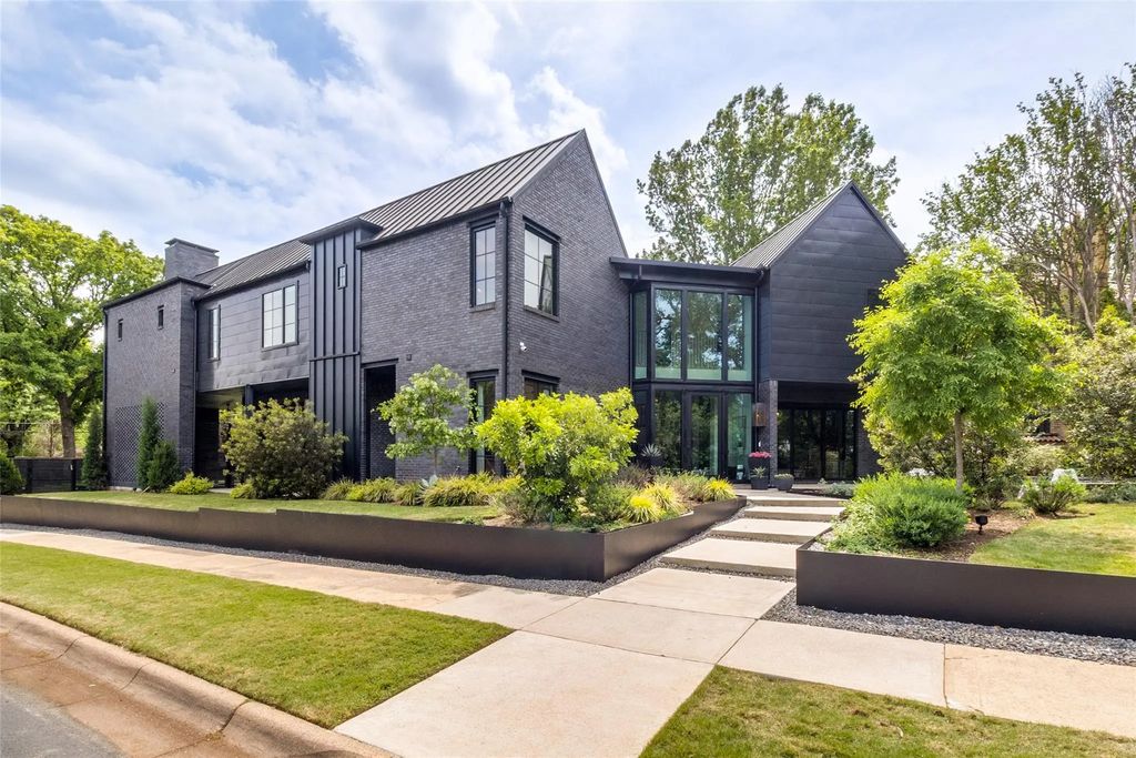7122 Lakewood Boulevard, Dallas