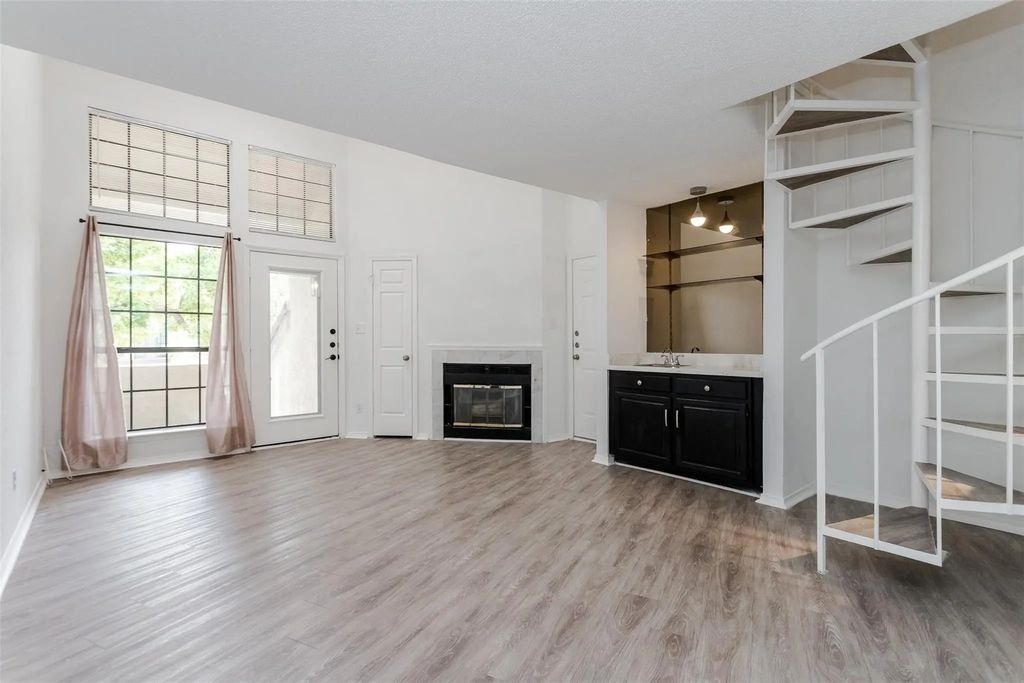 5590 Spring Valley Road F206, Dallas