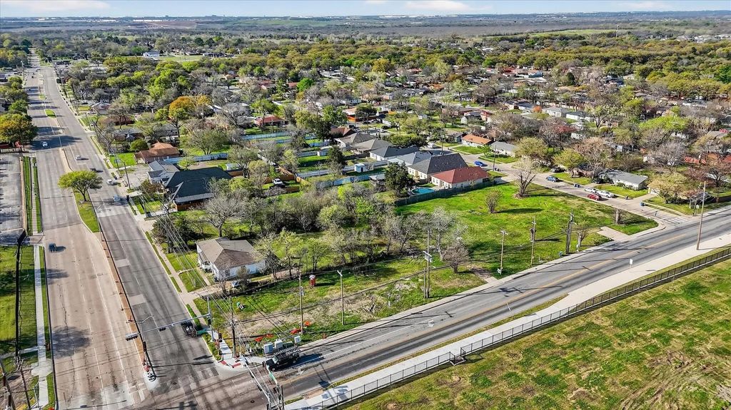 451 N Jim Miller Road, Dallas