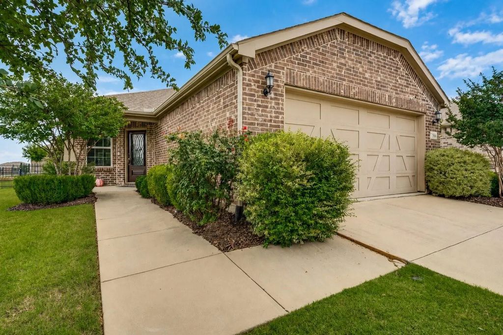 7661 Heritage Drive, Little Elm