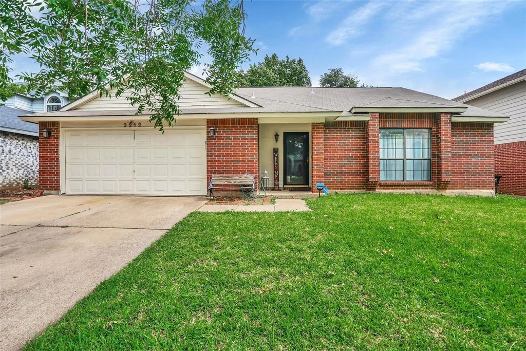 3212 Clovermeadow, Fort Worth
