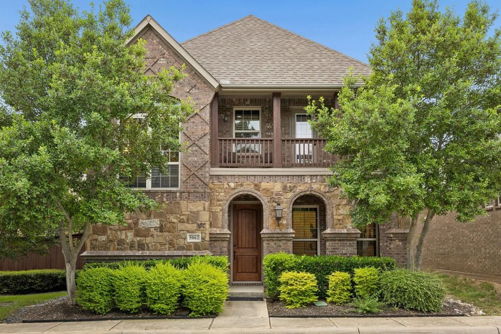 5062 Post Oak Trail, Colleyville