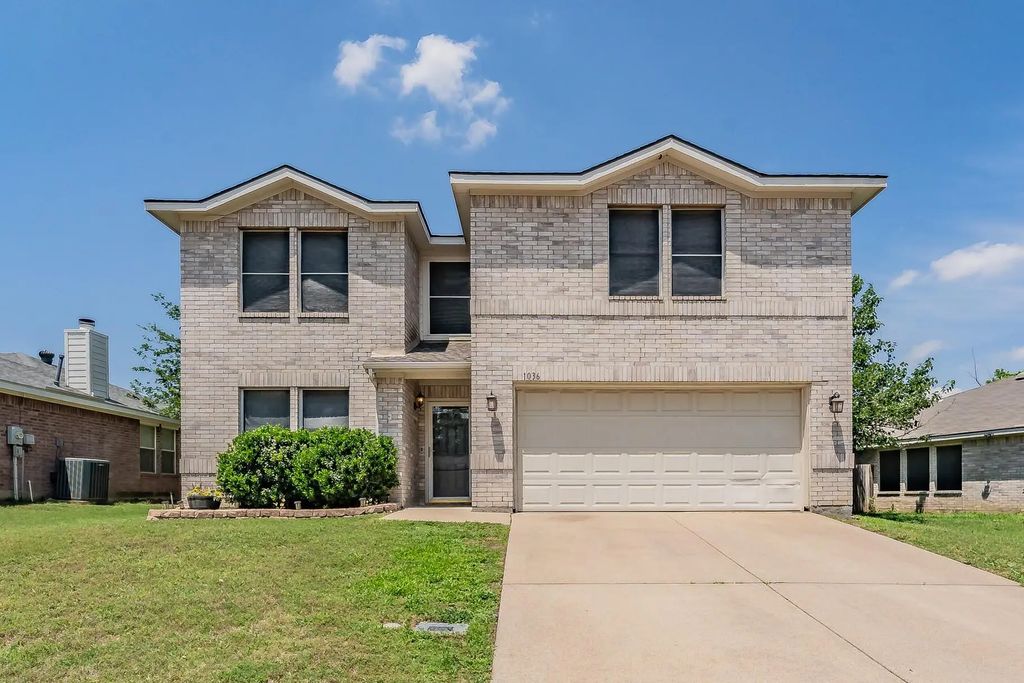 1036 Triple Crown Drive, Fort Worth