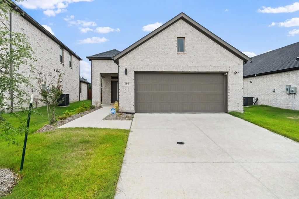 900 Pine Beach Drive, Princeton