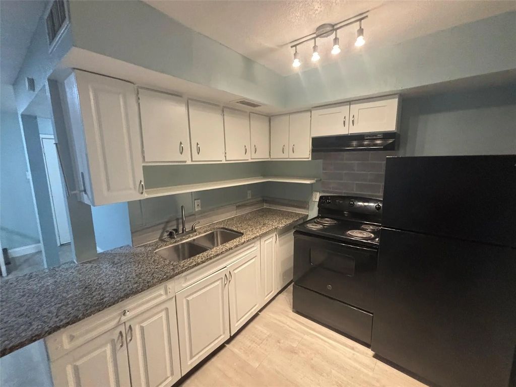 301 Rolston Road 305-101, Irving