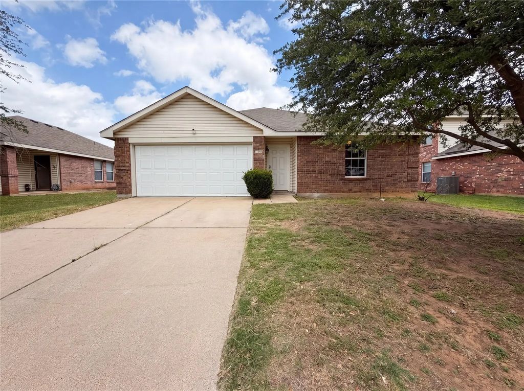 1120 Beaverwood Lane, Crowley
