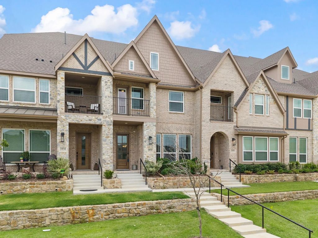 1832 Wittington Place, Farmers Branch