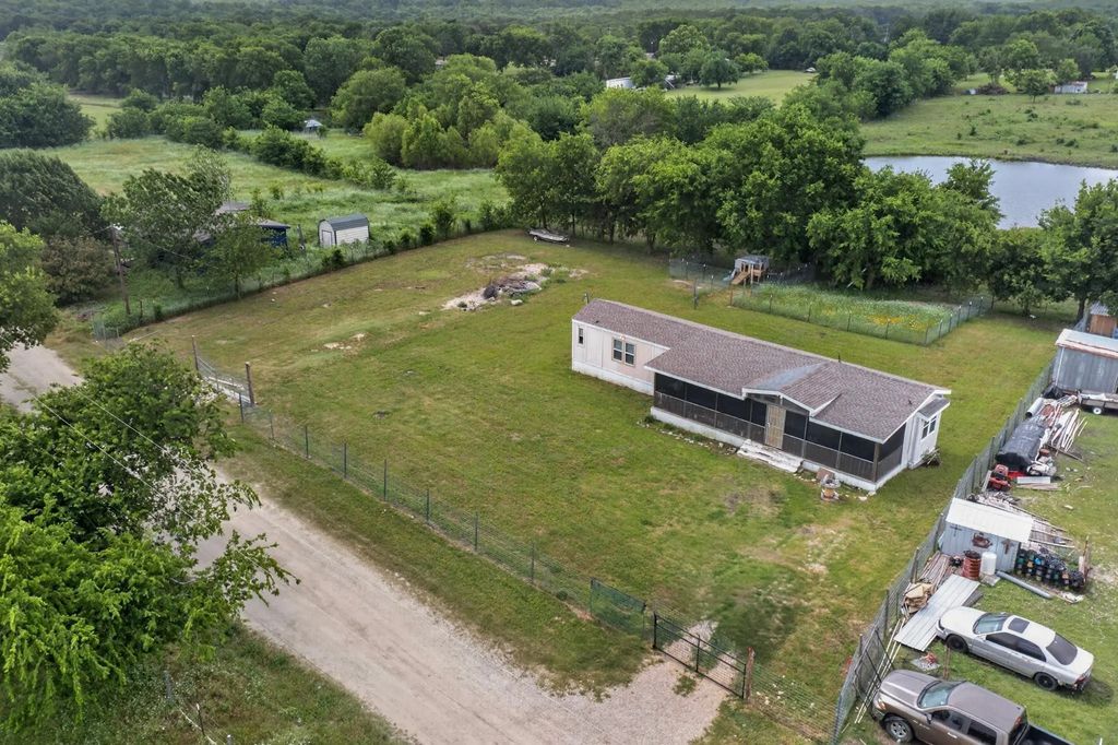 979 Private Road 3784, Quinlan