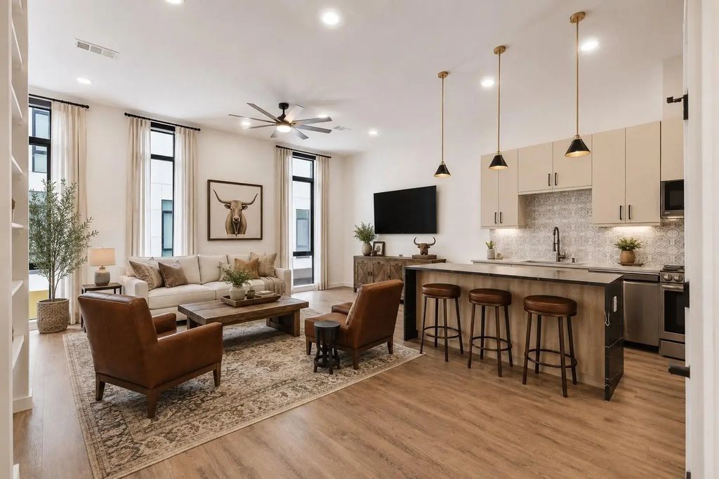 453 W Morphy Street, Fort Worth