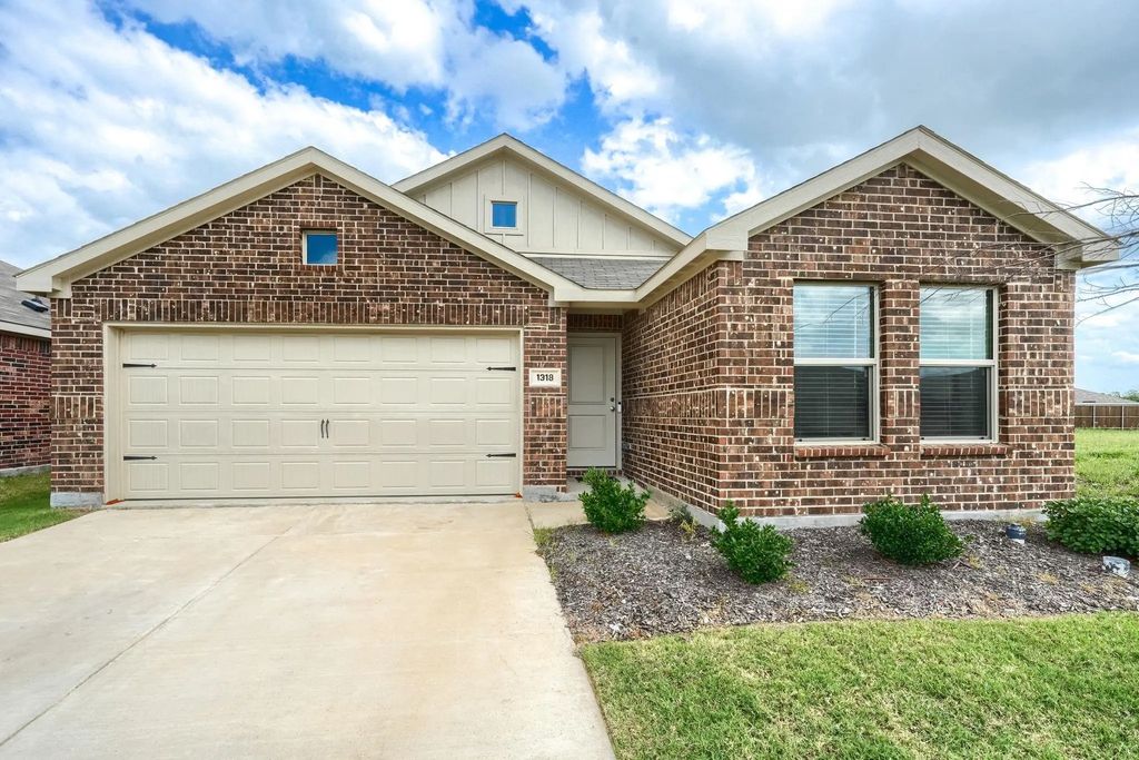 1318 Eldridge Pond Street, Forney