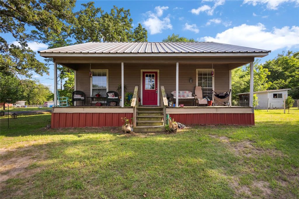 131 Lewis Street, Grand Saline