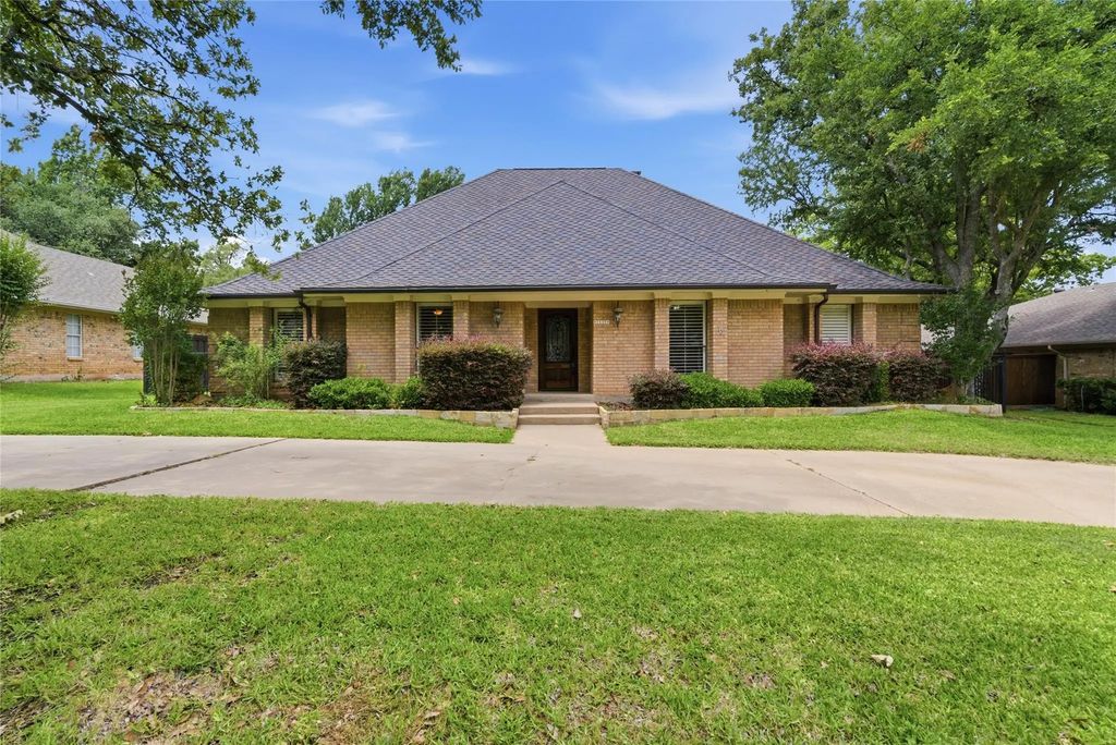 1515 Oak Forest Drive, Graham