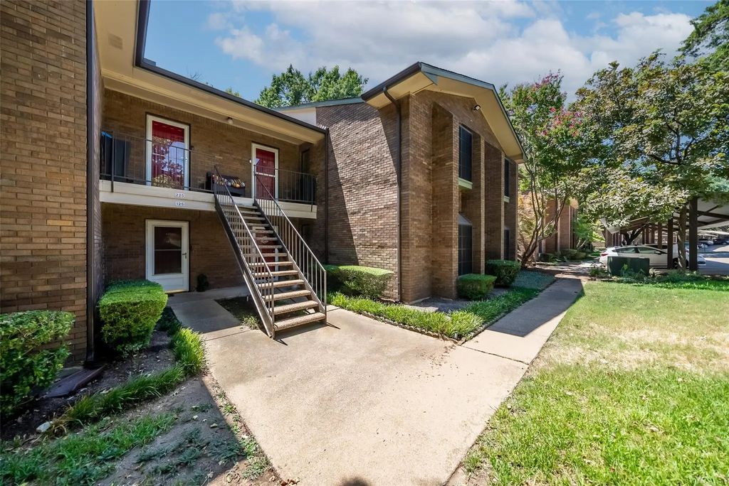 2505 Wedglea Drive 126, Dallas