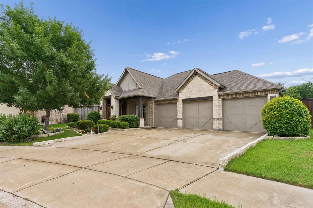 704 Water Garden Circle, Little Elm
