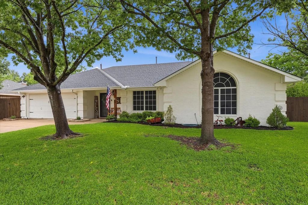 202 Colonial Heights, Sanger
