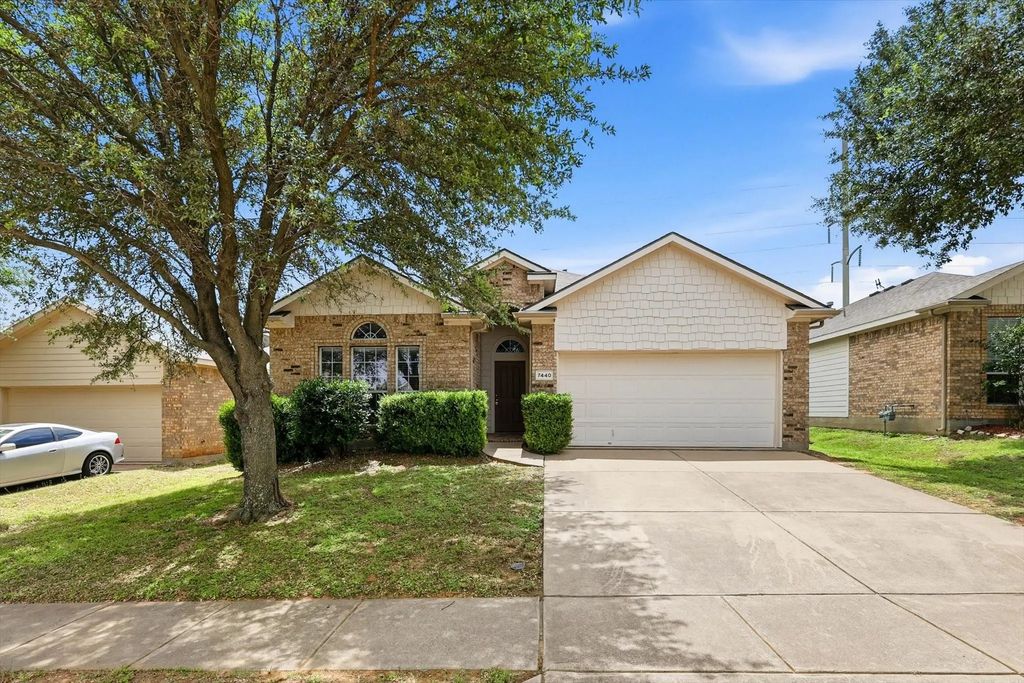 7440 Alverstone Drive, Fort Worth