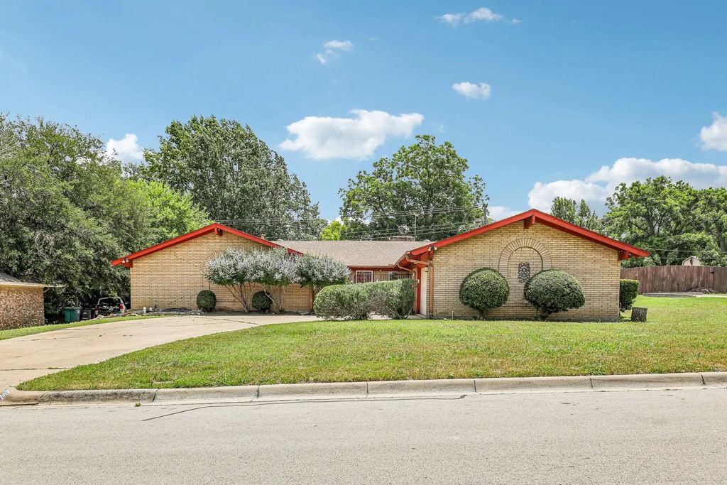 6313 Whitman Avenue, Fort Worth