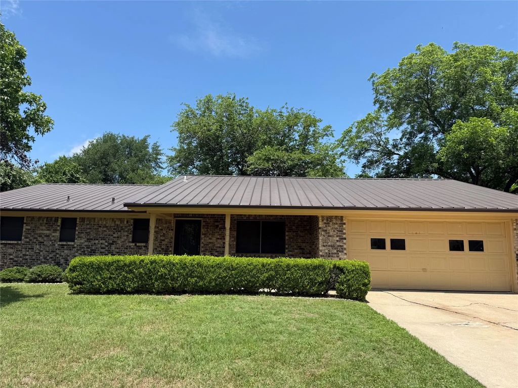 2545 Phelps Street, Stephenville