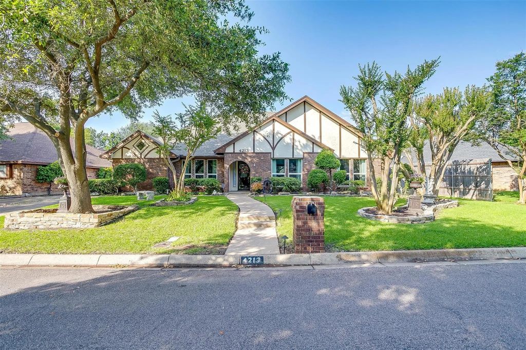 4213 Candlewind Lane, Fort Worth