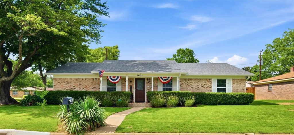 2605 Easy Street, Denison