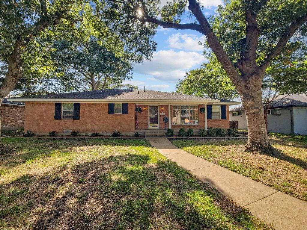 2109 Lansdowne Drive, Garland