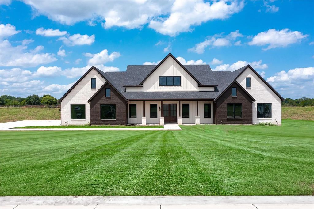 120 Olson Road, Waxahachie