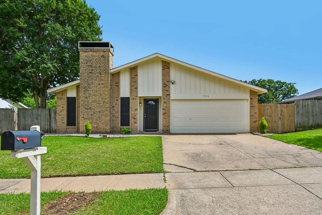 3704 Fort Hunt Drive, Arlington