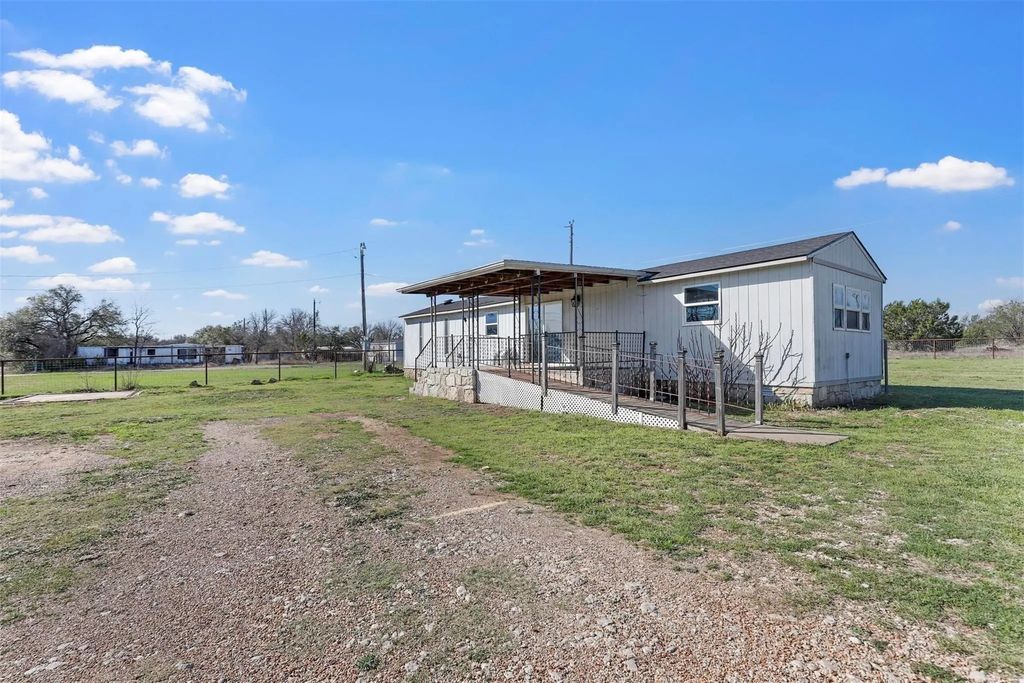 3205 Oak Hill Drive, Granbury