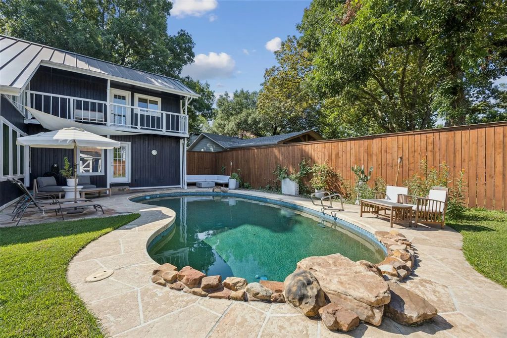 9427 Hobart Street, Dallas