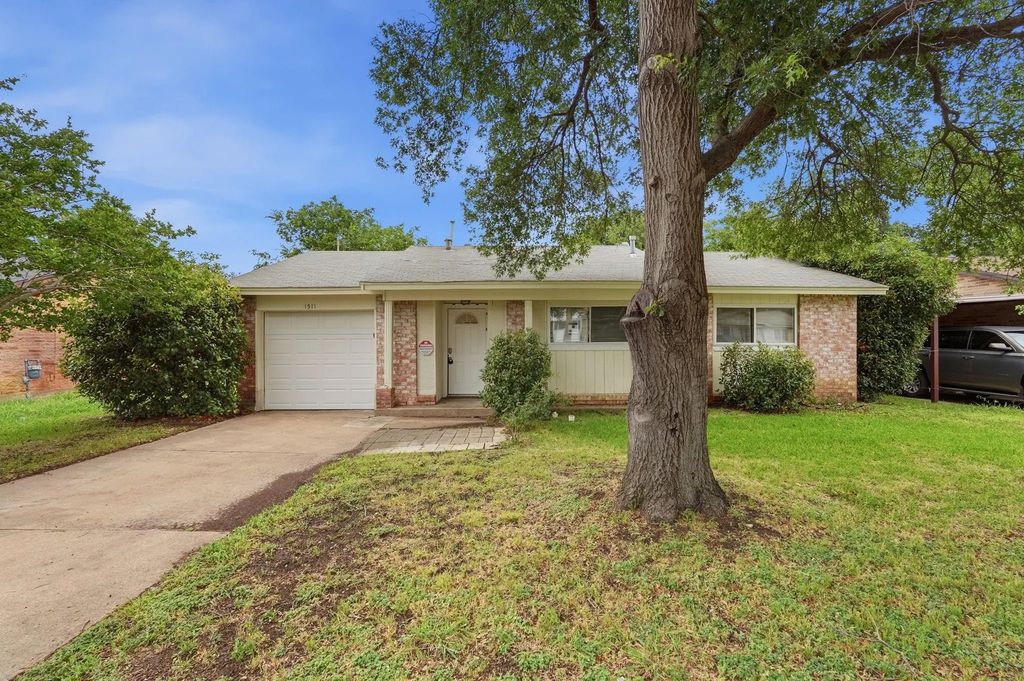 1511 E Tucker Boulevard, Arlington