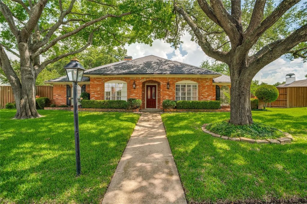 2308 Cross Bend Road, Plano