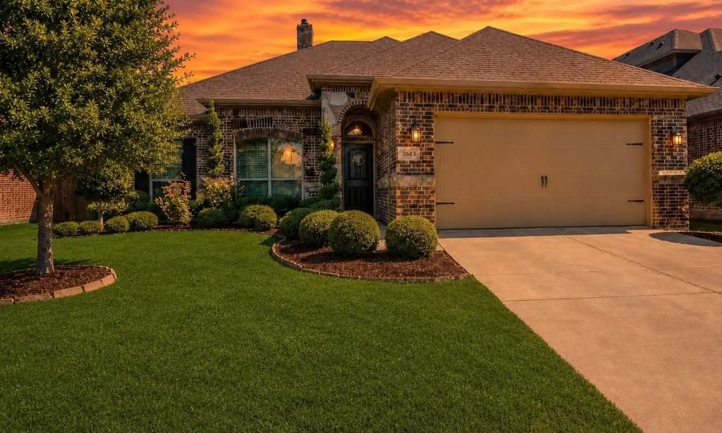 11116 Silver Horn Drive, Fort Worth