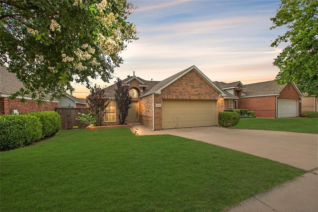 4111 Midrose Trail, Dallas