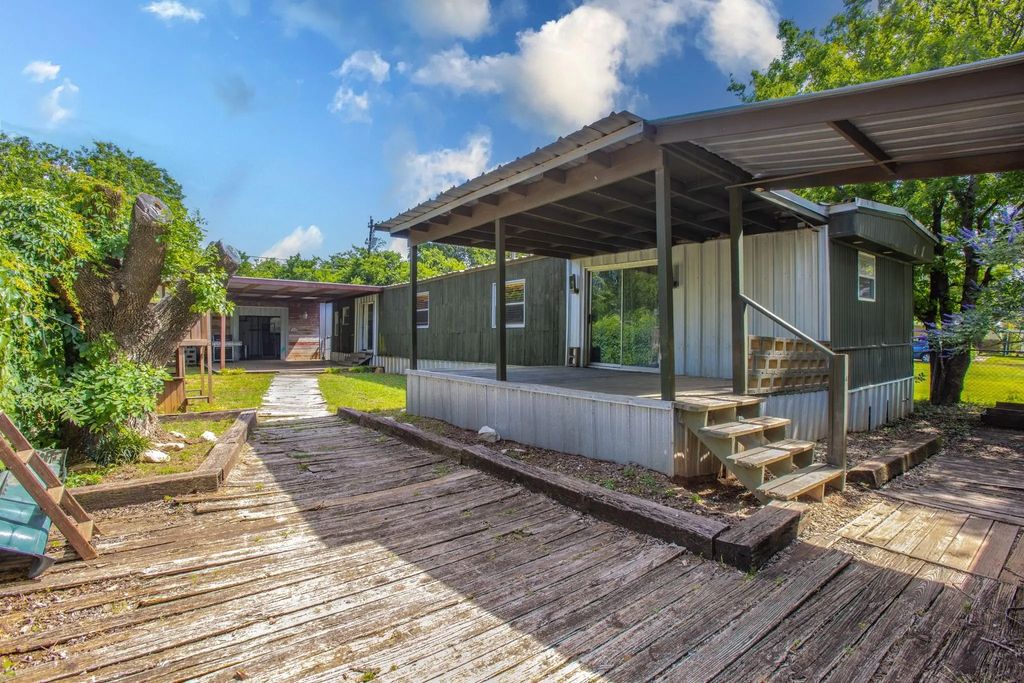 512 River Park Road, McGregor